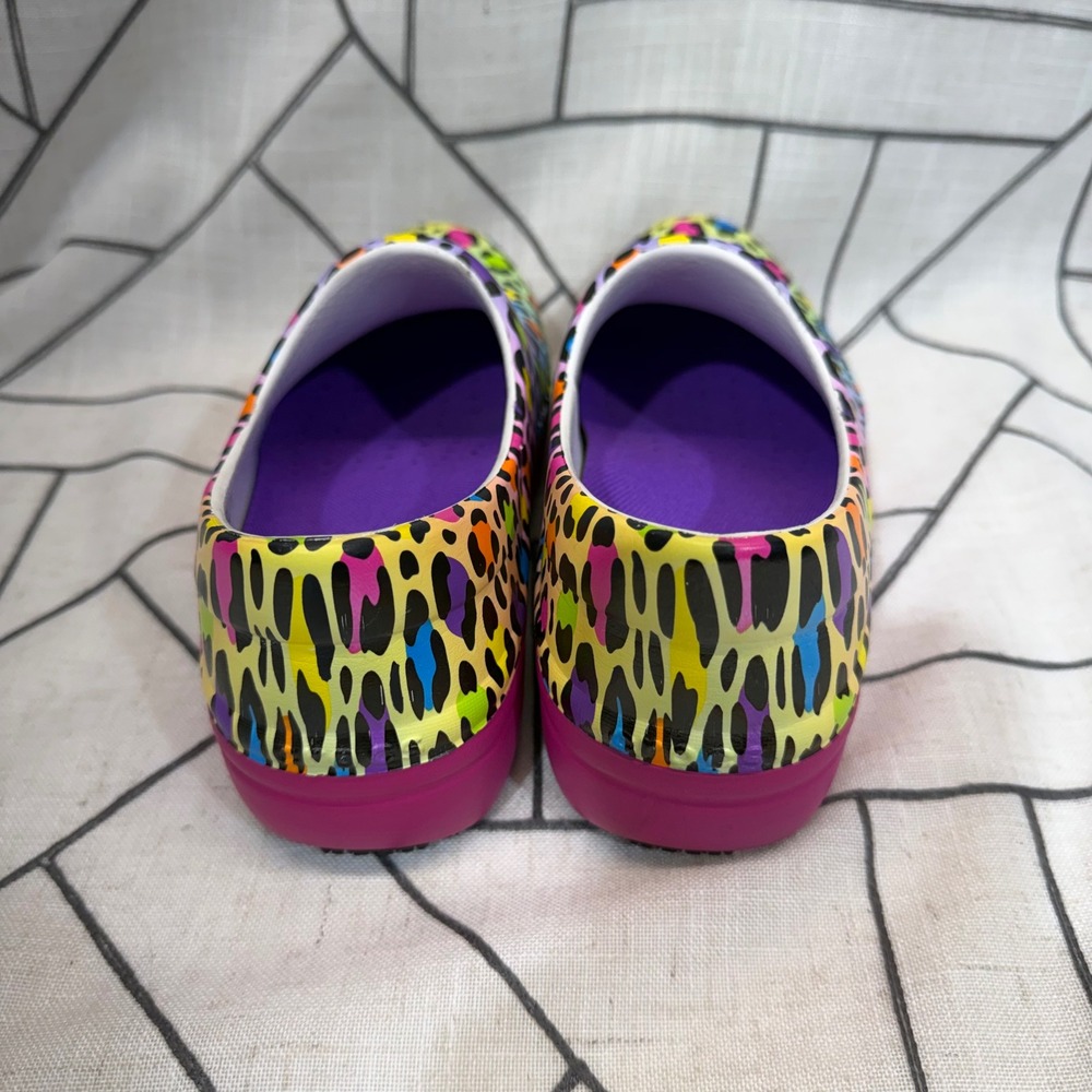 Crocs Lisa Frank Neria Pro II Clog Size 5 Womens Rainbow Leopard Slip Resistant - Picture 3 of 11